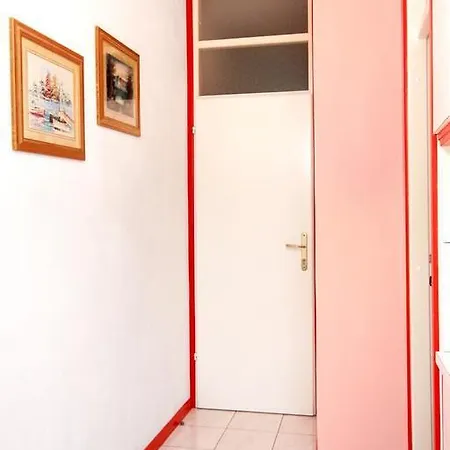 707g Apartment Sumartin